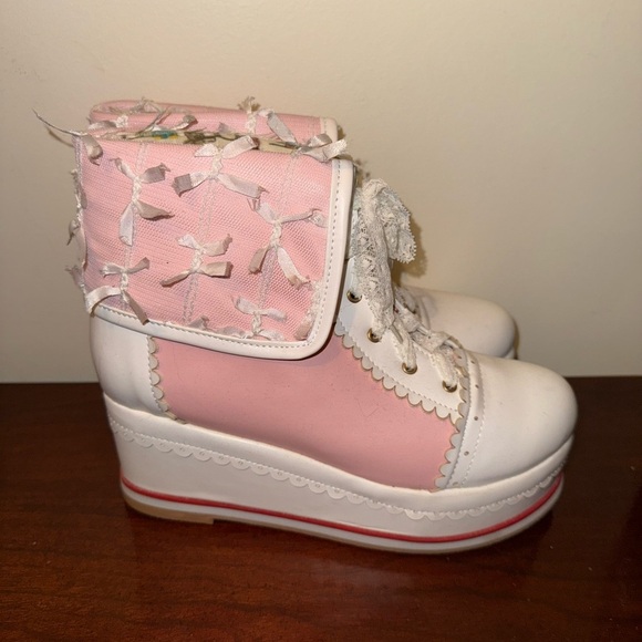 HILIB Women’s Cute Lolita Cosplay Brogue Wedge Boots - Picture 3 of 7
